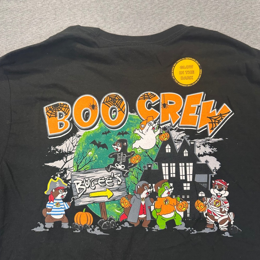 Buc-ees Halloween 2025 T-Shirt Adult M Black "Put A Spell On Me" Graphic Tee NEW - Picture 1 of 7